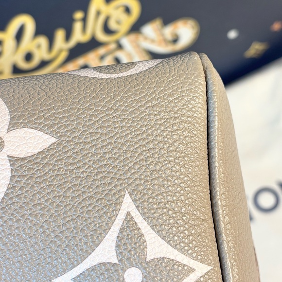 Beautiful Louis Vuitton Speedy Bandouliere 20 Dove Cream Sold - Picture 9 of 16